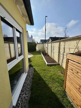 Seitenansicht Haus - Reihenendhaus mit 111,00 m&sup2; in Gilching zum Kaufen