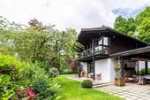Süd-Terrasse und Nachbarbebauung - 4 Zimmer Einfamilienhaus in Seehausen