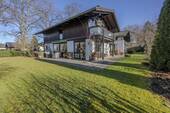 Süd-West-Ansicht von Haus und Garten - 