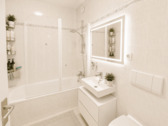 Bad mit Badewanne - 