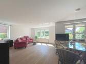 Wohnzimmer - 3 Zimmer Etagenwohnung zum Kaufen in Pinneberg