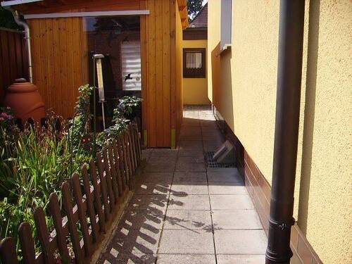 Außen 2.JPG - Mehrfamilienhaus, Wohnhaus mit 188,00 m&sup2; in Schwabach zum Kaufen