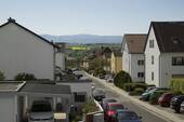 Bild 1 - Charmantes Mehrfamilienhaus mit Feldbergblick in naturnaher Lage von Karben