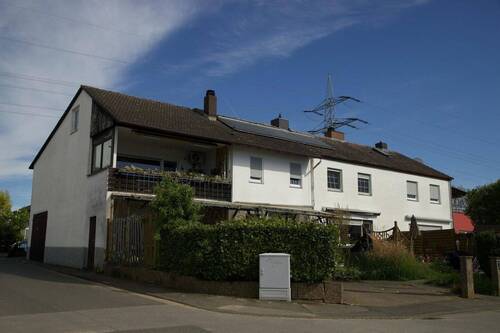 Frontalansicht - 9 Zimmer Reihenmittelhaus zum Kaufen in Karben
