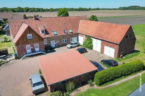 Außenansicht - Ländliches Mehrfamilienhaus mit 4 Einheiten in ruhiger Lage