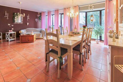 Wohnzimmer - 6 Zimmer Reihenendhaus zum Kaufen in Solingen