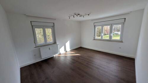 Wohnzimmer - 3 Zimmer Etagenwohnung zur Miete in Ditzingen