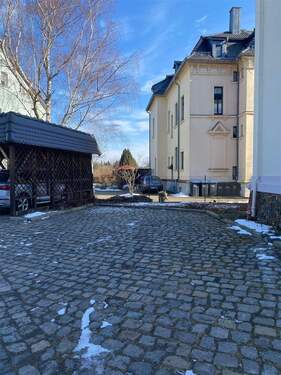 Blick zum Stellplatz im Hof - Etagenwohnung mit 85,00 m&sup2; in Wurzen zur Miete