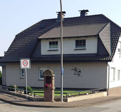 Hausansicht - 7 Zimmer Einfamilienhaus zum Kaufen in Borgentreich-Großeneder