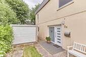 Hausansicht mit Garage - 