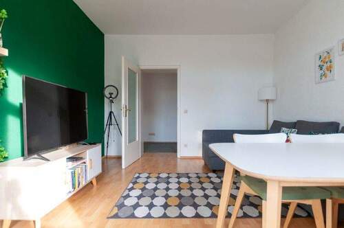 Balkon Blickrichtung Wohnzimmer und Diele - 