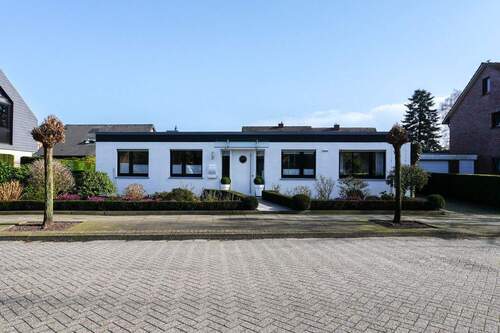 Strassenansicht - 5 Zimmer Einfamilienhaus zum Kaufen in Nordhorn