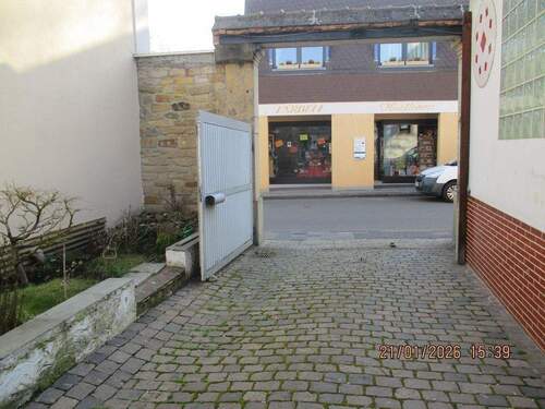 Hof zur Strasse.JPG - 6 Zimmer Etagenwohnung in Freinsheim