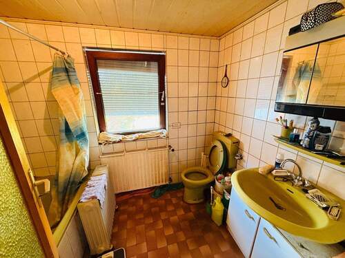 25 Badezimmer 1.OG - 