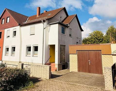 3 Hausansicht - 8 Zimmer Mehrfamilienhaus, Wohnhaus in Northeim