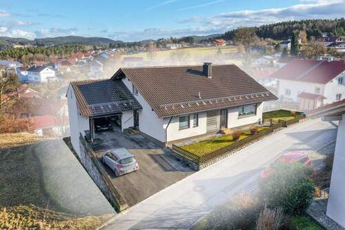 Bild 3 - 8 Zimmer Mehrfamilienhaus, Wohnhaus in Viechtach