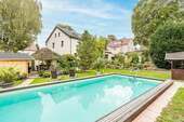 Ansicht vom Pool - 1 Zimmer Mehrfamilienhaus, Wohnhaus zum Kaufen in Berlin