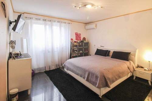 Schlafzimmer - Mehrfamilienhaus, Wohnhaus mit 347,00 m&sup2; in Lambsheim zum Kaufen