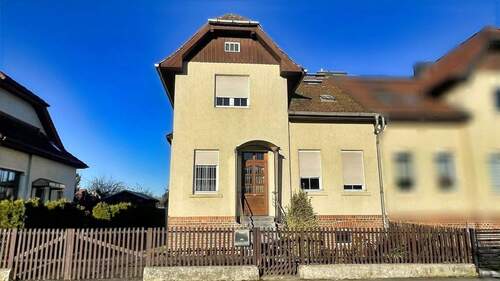 Doppelhaushälfte - Altstadtlage mit Zukunft - 175.000,00&nbsp;EUR Kaufpreis, ca.&nbsp; 129,20&nbsp;m&sup2;&nbsp;Wohnfl&auml;che