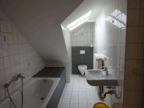 Bad - 3 Zimmer Etagenwohnung zur Miete in Gera