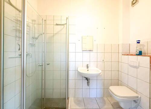 Duschbad der 2.Wohneinheit - 