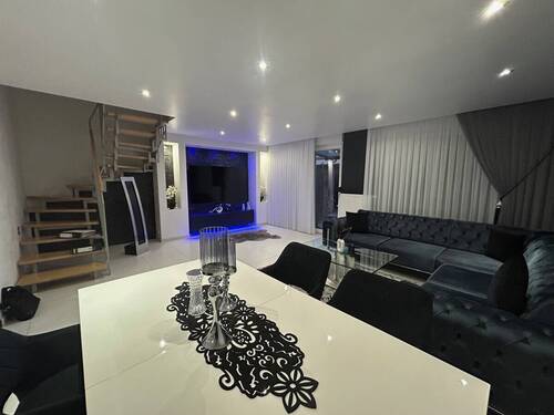 Wohnen - 5 Zimmer Reihenendhaus in Fürth