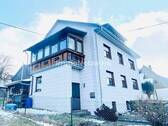 Außenansicht mit Nebeneingang - 6 Zimmer Mehrfamilienhaus, Wohnhaus in Schauenstein