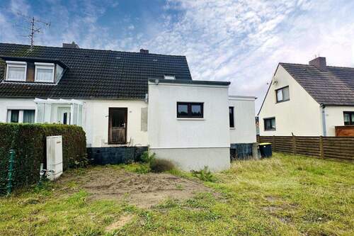 Straßenansicht - Grundstück in Groß Grönau