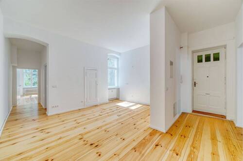 Berliner Zimmer - Stilvolle 2-Zimmer-Altbauwohnung mit Balkon und Stuck nahe Schloßstraße