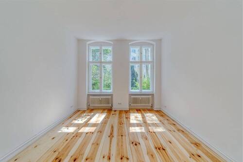 Schlafzimmer mit Tageslicht - 2 Zimmer Etagenwohnung in Berlin