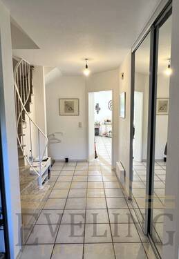 Eingangsbereich - 5 Zimmer Doppelhaushälfte zum Kaufen in Baldham