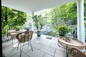 herrlicher Balkon, Blick 1 - 4 Zimmer Etagenwohnung zur Miete in Stuttgart