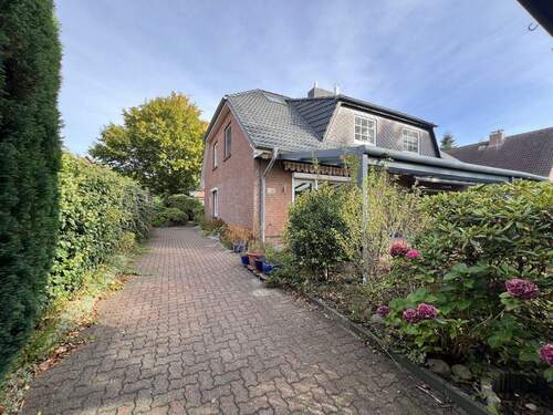 Terrasse überdacht - 4 Zimmer Doppelhaushälfte zum Kaufen in Norderstedt