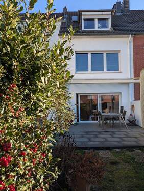 Hausansicht vom Garten - 5 Zimmer Reihenmittelhaus zum Kaufen in Mönchengladbach