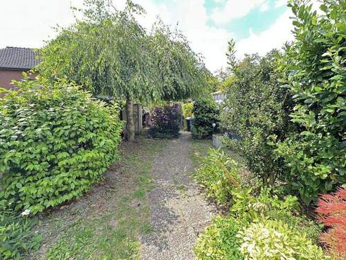 Blick in den Garten - 5 Zimmer Reihenmittelhaus in Mönchengladbach