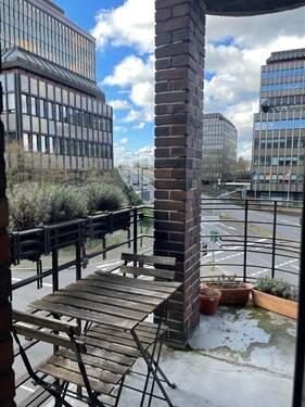 Austritt - Etagenwohnung mit 92,00 m&sup2; in Düsseldorf zur Miete