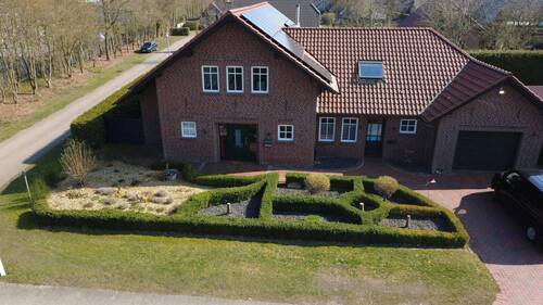 Hausansicht Eingang - Hier ist die Welt noch in Ordnung * Wellness * Sauna * Pool *