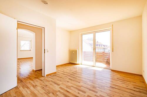 Schlafzimmer mit Balkonzugang - 