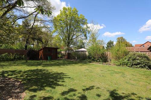 Blick in den Garten - 6 Zimmer Einfamilienhaus in Gifhorn