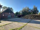 Wohnhaus mit Mistplatte und DoCarport - 