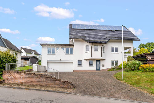 Titelbild - #KOMINOS IMMOBILIEN# Einfamilienhaus mit Einliegerwohung in Biekhofen