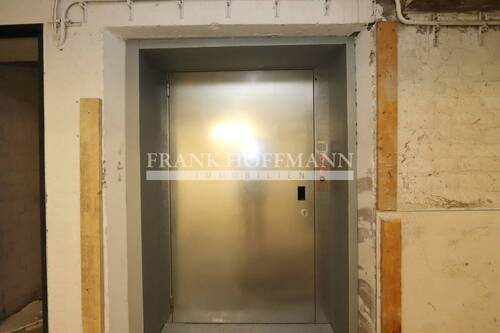 M1976 Lastenaufzug - 