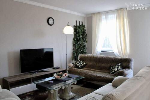 Wohnzimmer II-1 - Lichtdurchflutete 3. Zimmer Wohnung in Drispenstedt