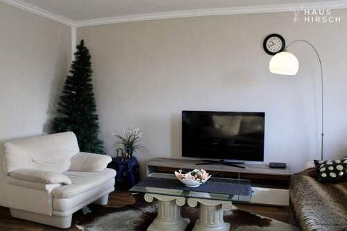 Wohnzimmer I-1 - 3 Zimmer Etagenwohnung zum Kaufen in Hildesheim