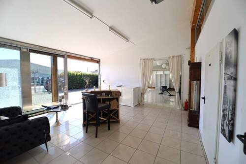 Empfang - Halle zum Kaufen in Euskirchen / Kuchenheim