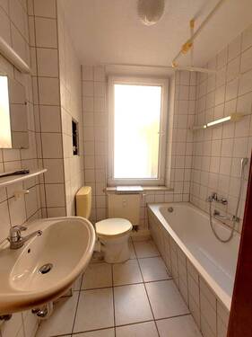 Bad - 2 Zimmer Etagenwohnung in Gera