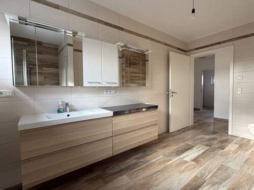 Badezimmer - 3 Zimmer Etagenwohnung in Bielefeld / Senne