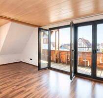 Fast wie ein eigenes Haus - charmante Maisonette-Wohnung mit Kamin, Balkon & Dachstudio - Gründau Rothenbergen