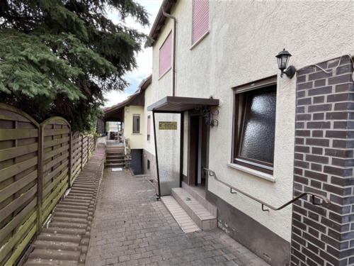 Ansicht Eingang - Einfamilienhaus mit 148,00 m&sup2; in Bolanden zum Kaufen