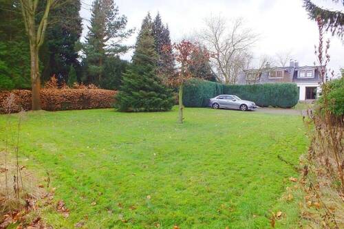 Große Gartenfläche mit Süd-West Terrasse - 